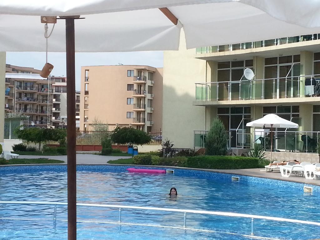 סאני ביץ' Julia Family - Menada Apartments מראה חיצוני תמונה