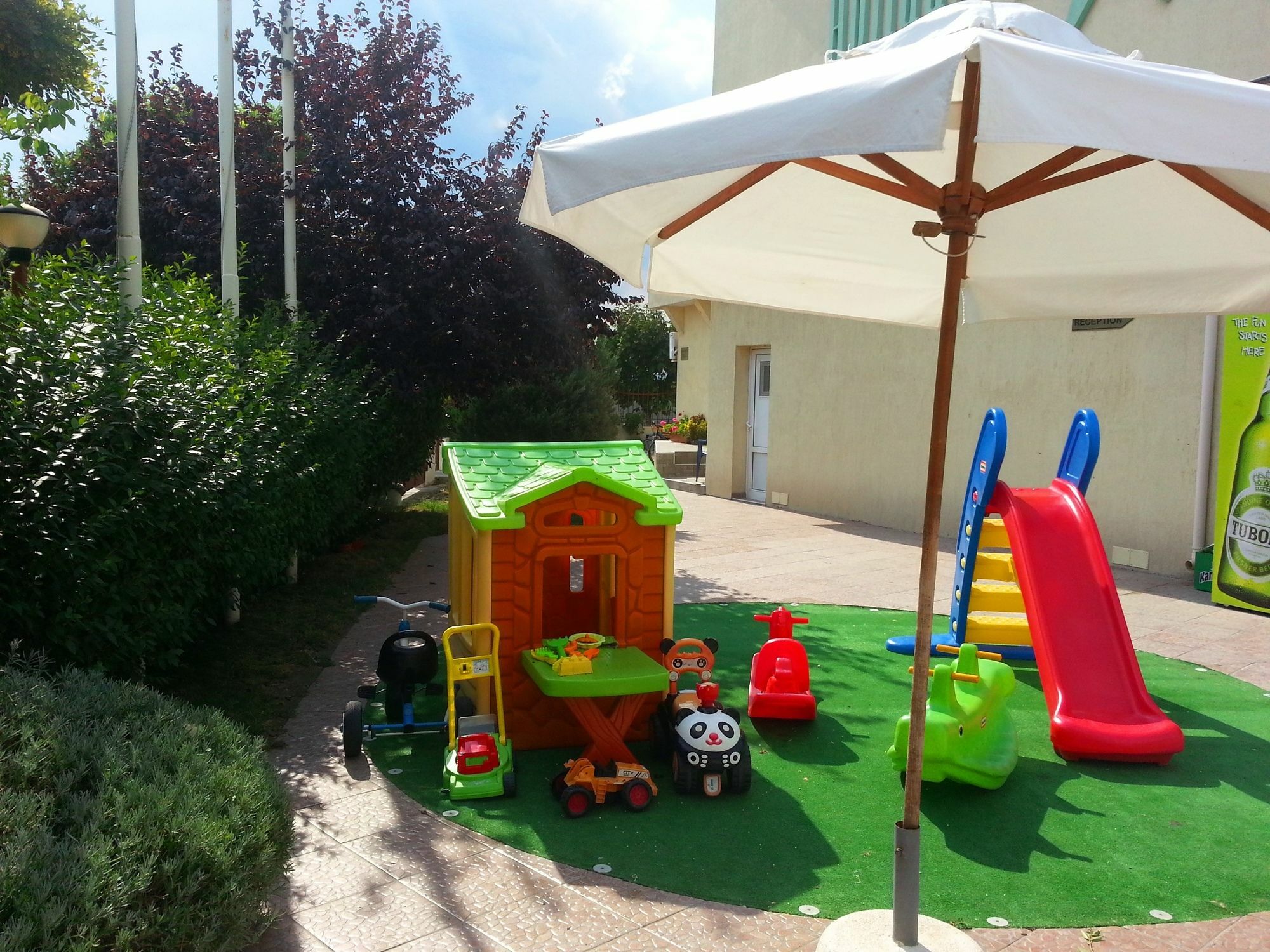 סאני ביץ' Julia Family - Menada Apartments מראה חיצוני תמונה